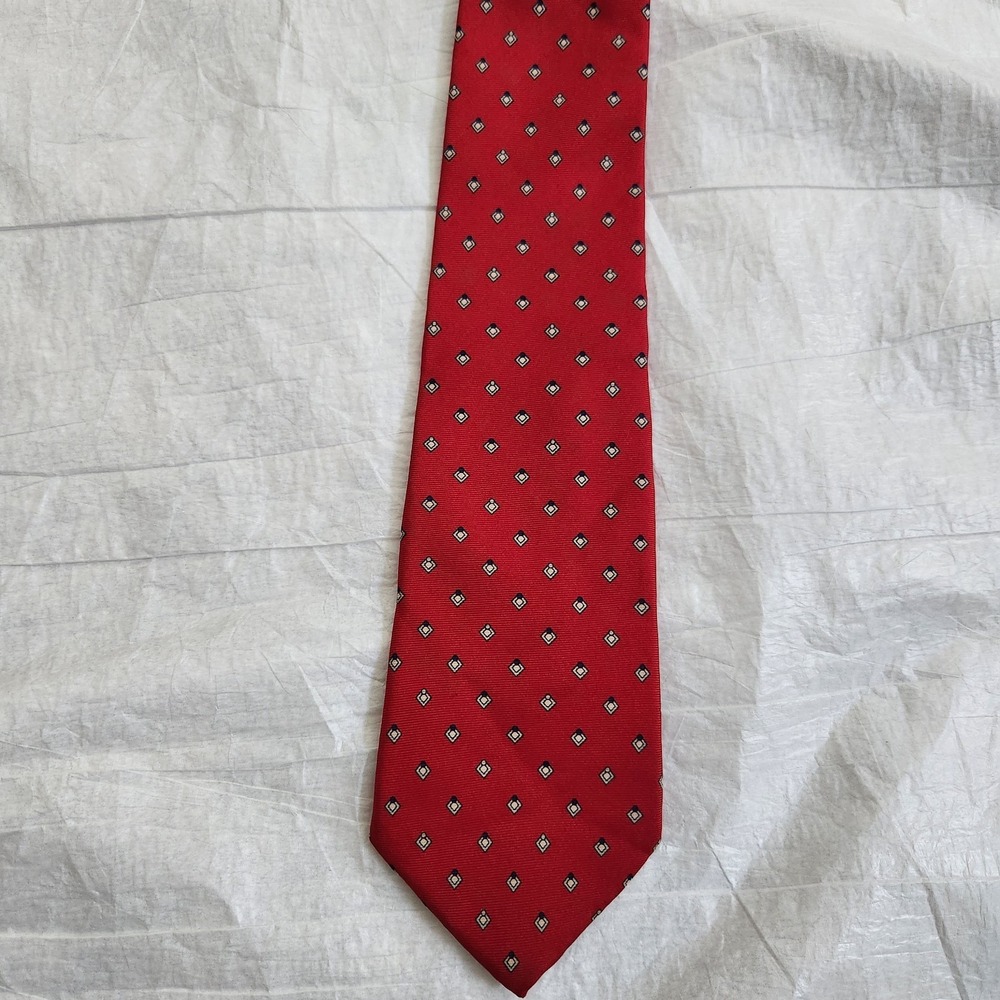 Christian Dior Silk Tie Mens Red Geometric Medallion Vintage Made in USA 55 x 3